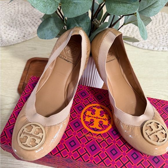 Tory Burch Beige Ballet Flats with Logo - Picture 3 of 4